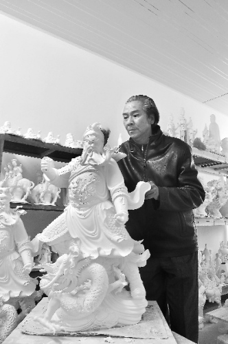 杨剑民:发掘恢复建白瓷技艺 注重传承提携后辈