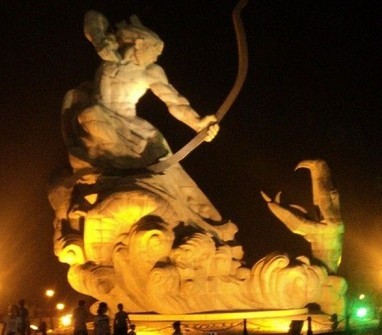 �϶�����ں������������ѣ��ѹ���ŮƯ������