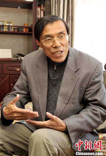 图为藏地音乐密码破译者——西藏大学艺术学院更堆培杰教授.