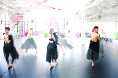 �����赸�ţ�������Ա����̿ο��ع����ݳ��г�