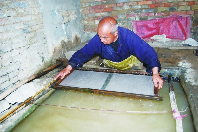 楮皮纸制作技艺传承人张逢学:家里就是传习所