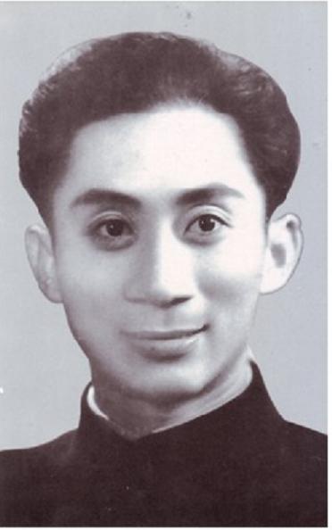 六小龄童晒父亲旧照称追悼会确定日期后公布图2