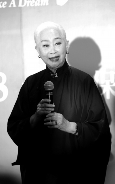 88岁卢燕将演“如梦之梦”曾拜梅兰芳为义父(图)