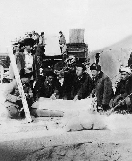 ��ԣ»�����󷴸�:�����Ե��͹�������ƽ��ߣ�ͼ��