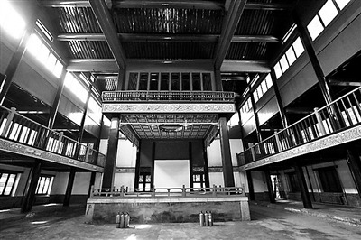 安徽会馆大戏楼重张开放 参观者进入需签承诺书