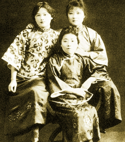 ���������տվ��쵼Ȩ�����±�󱣻���ѧ����ͼ��