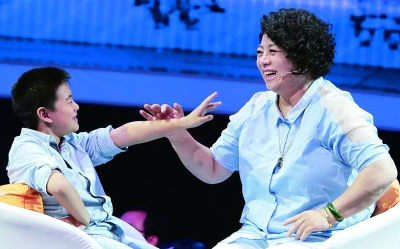 六六(右)首次带儿子亮相电视节目 图/节目组