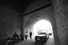 ������ǽ�����ľ���š�ʧ�١�����:������ά����ͼ��