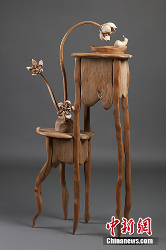 ���µ��ܡ�չ����Ļ����һ�����ܼ���Ʒ������