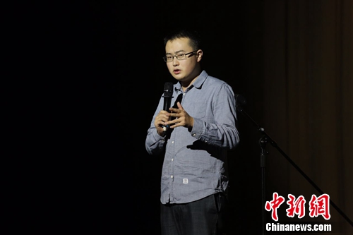 脱口秀演员石老板:喜剧是无痛的伤害 化解负面情绪