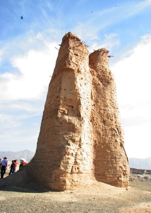 克孜尔尕哈烽燧静默矗立在古西域历史长河中