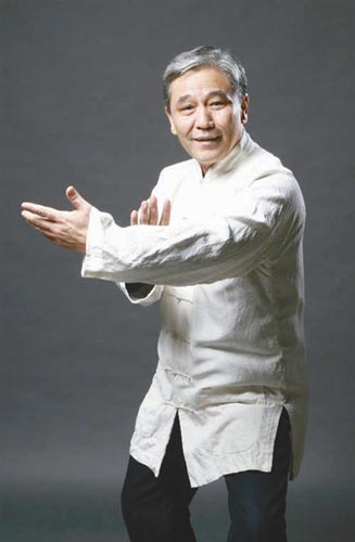 马志明纪念父亲马三立 不说相声改唱戏(图)
