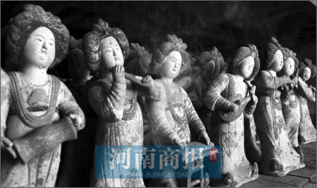 明朝三彩加彩文人俑 】 出土副葬品 高43.5cm 明朝三彩加彩文人俑