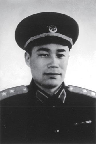 开国中将王近山鲜为人知的婚姻传奇(组图)