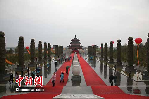 ��ͼ���ж�ĸ�׺ӻ��Ļ�߽��л��ƺ�̳