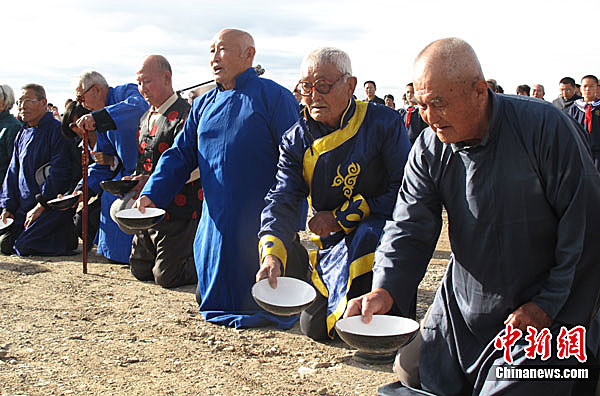 新疆举行卡伦公祭大典祭祀锡伯族戍边先辈