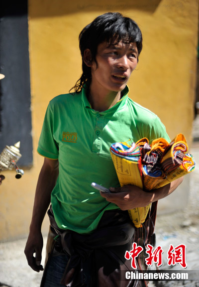 首页 新闻中心 地方新闻     18岁的藏族小伙丹增达娃能说一些汉语,他