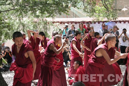 ����ɫ���±羭���������ڽ��Ļ����������ο�