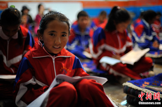 访江孜闵行中学坚持藏文化传承