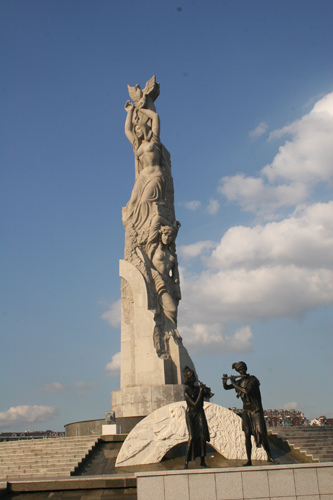 һ�����еĵ��ܼ��䣺�ӡ���Į��������Ƭ��