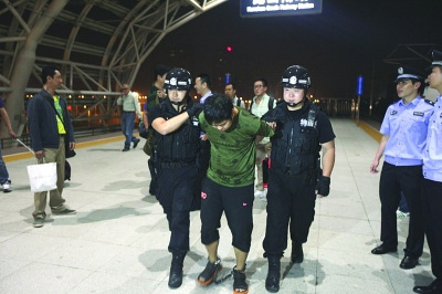 12��Ů����Ԫ¥������ɱ������շת5ʡ������ͼ��