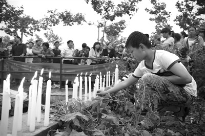 �ӱ��߿�Ů��׹��ˮ�����������¹�ٷ�δ��ʱӪ��