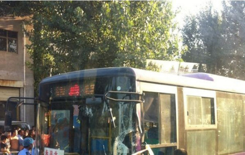 河南安阳公交车持刀杀人案15人被捅死亡人数升至3人