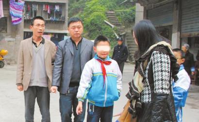 ��С����ˤ����̫��ָײ��������̫סС���ҵ���Ǯ