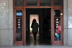 云南一名大一女生厕所产下男婴丢弃后照常去上课(图)