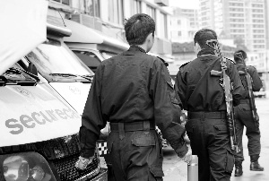 广州押运员枪支走火案续:出事枪支已被送去鉴定(图)