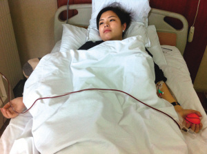 80��Ů�ϰ���Ա�����ʵ��Ϊ���׸�ϸ����ͼ��