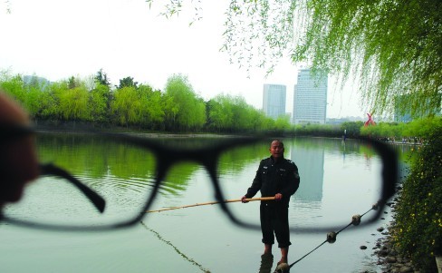 �����д��˳ǹܺ����ܲ���׹�����ǹ��Ǿ���ͼ��