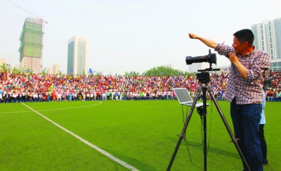 �Ϸ�һ�а�����ҵ�գ�2300����2.5�ס�ȫ�Ҹ�����ͼ��