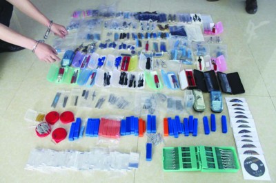男子拜师“香港锁王”1年盗40余邻居20万财物(图)