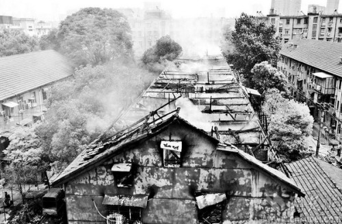 �人һ����¥ʧ��32���ɷ������ﻥ����һ������ͼ��