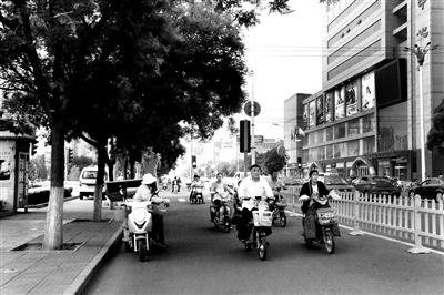 ɽ����ԶѪ��Ŀ���߳����Σ���ʼ��Ϊ���Ҵ�С����ͼ����2��