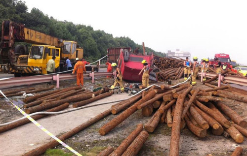 ���У����ƽ�ݰµϱ��෭����Բľ��ѹ������ͼ��