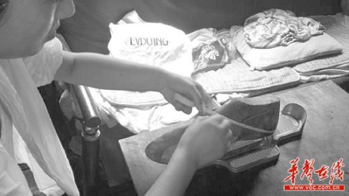 ����2.13�ס����ˡ��򲻵�Ь�ű�Ҧ����2�루ͼ��