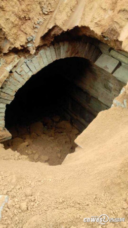 ��������һ���ط��ֹŴ�Ĺ��Ĺ��ש������ͼ��