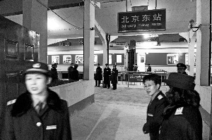 燕郊临客开行人气不旺首班车不足百人(图)