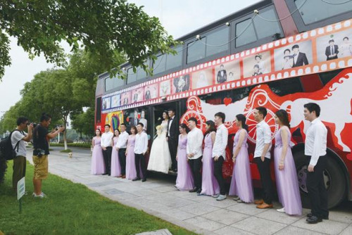 ����һ�����⹫�������鳵�ƾ���ʵ�ݻ����磨ͼ��