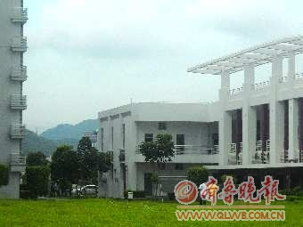 �߿����Ͽƴ�ѧ���ճ��Ͽμҳ�����ͬ�ĸ﷽��