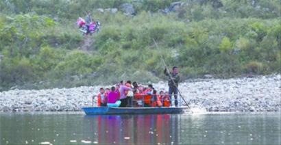 Сѧ��ʦ������30����ÿ�커��ѧ���ɺӣ�ͼ��