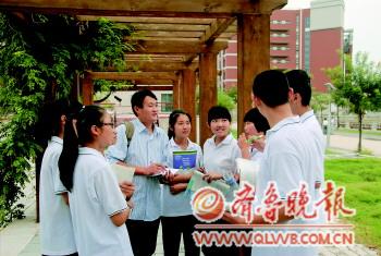 山东兖州推行15年免费教育