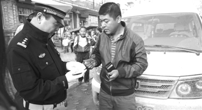 ������һ��У��������23�˼���60��Сѧ����ͼ��