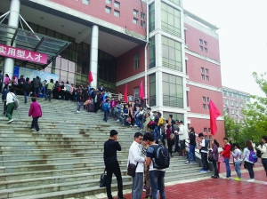 ѧУҪ���������������ҳ�������Ӳ�����Ѵ���