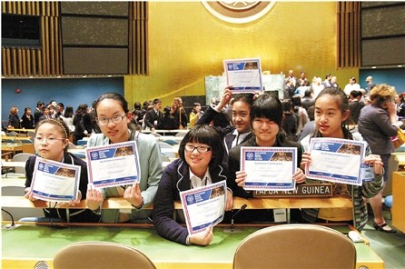 6女孩担当联合国少年大使为失学儿童筹资百万美元