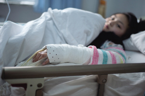 �ﳵŮ��Ϊ���ӭ��У��ˤ���ֱ۱��������