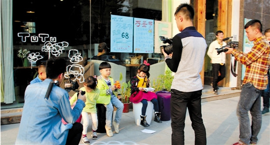 六名大学生拍杭州草根版《爸爸去哪儿》网上受捧