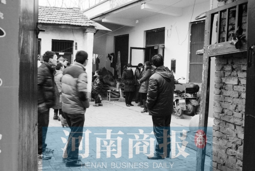 医学生假期回乡义诊不收钱不卖药每天看几十个